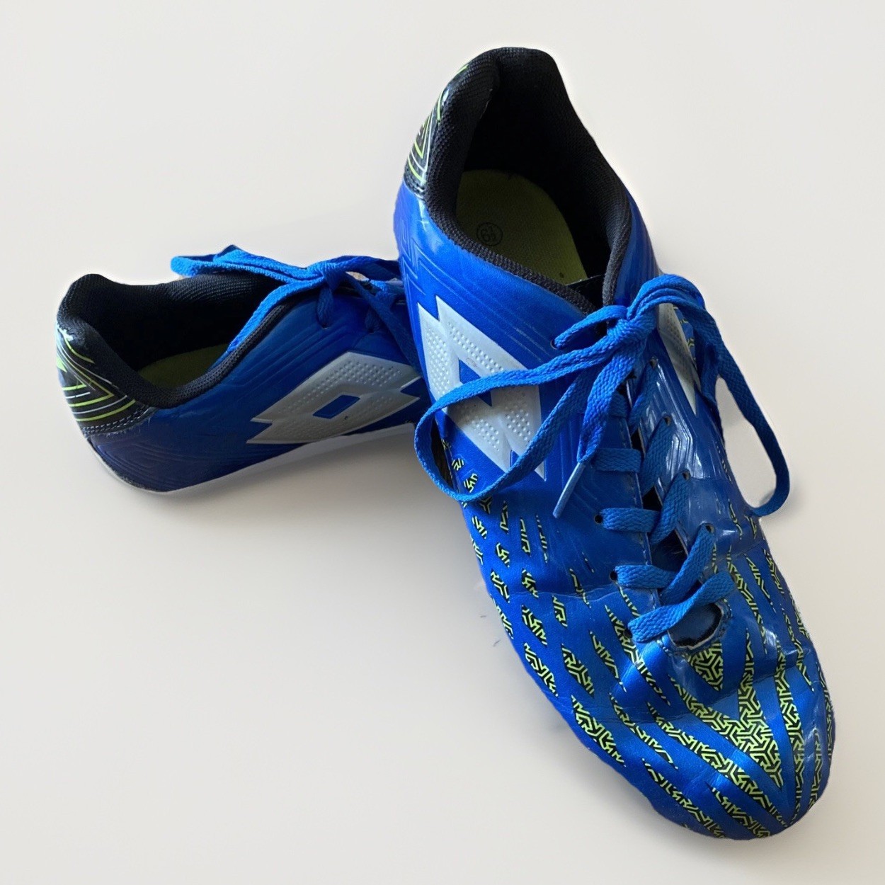 LOTTO CAMPIONE Male NEON GREEN/BLUE Soccer Cleats  Size  6 1/2