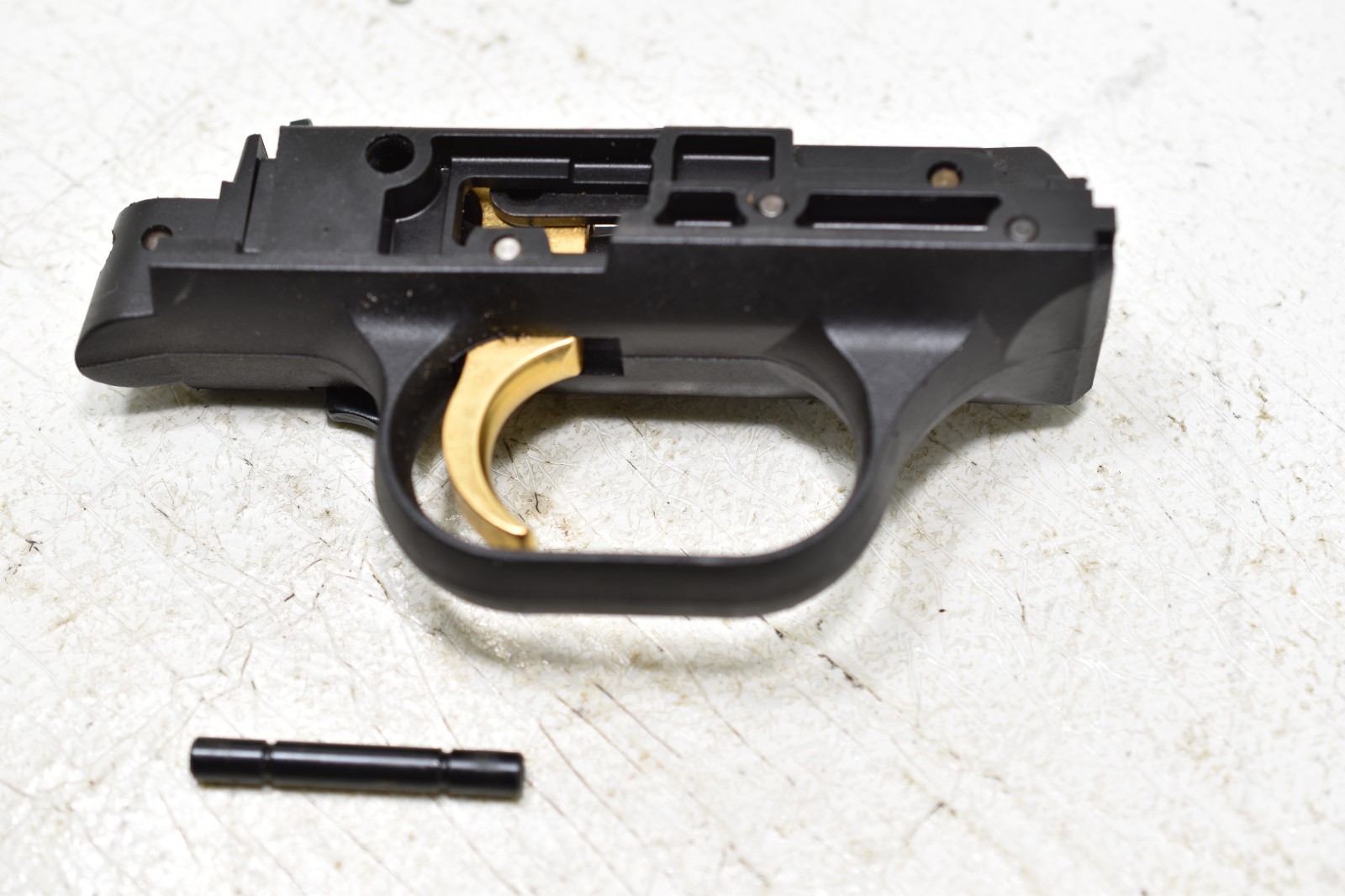 Mossberg 500 500A complete  Trigger Assembly with Pin and Gold trigger  12 gauge