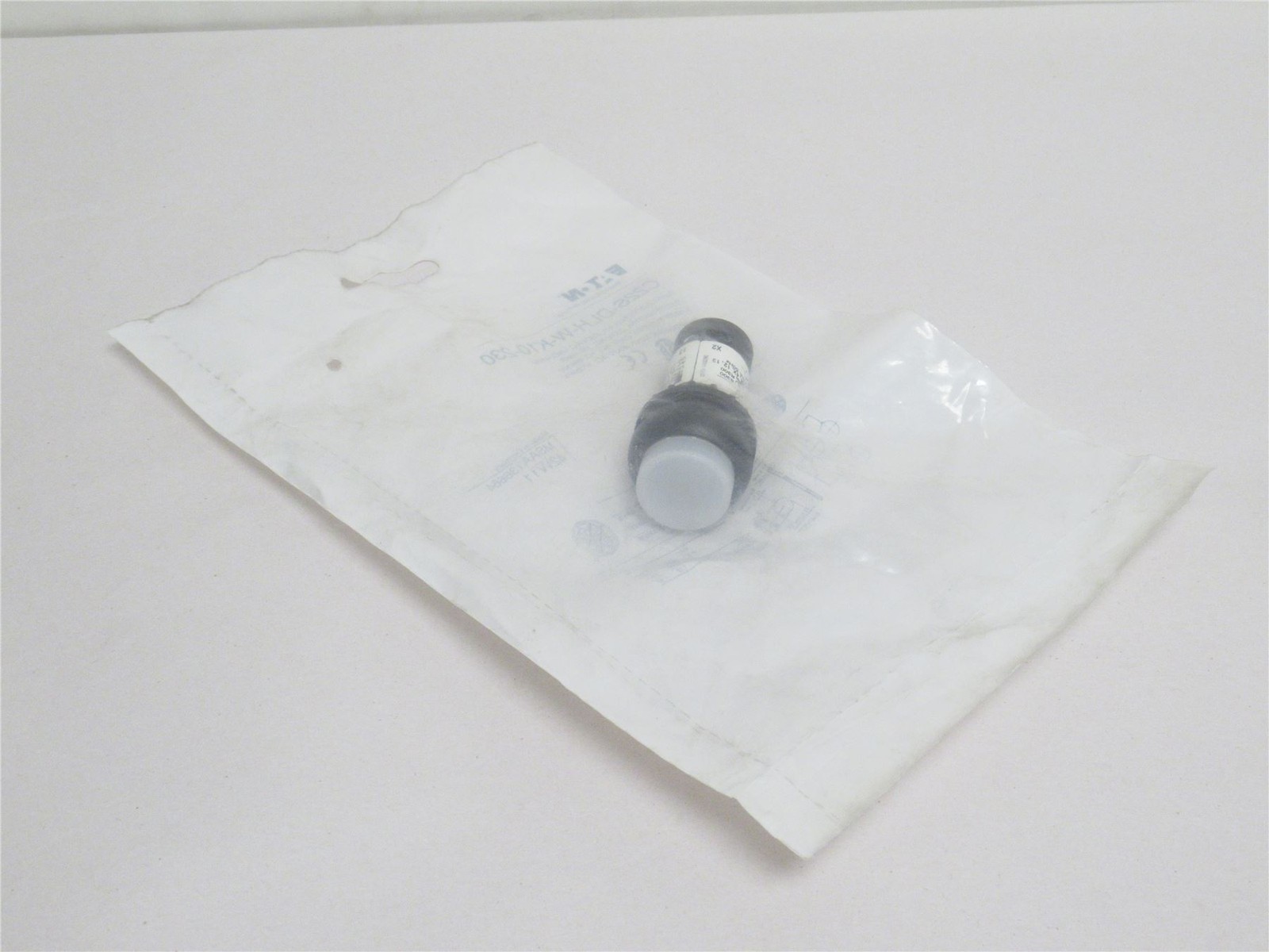 240306 New-No Box; Eaton C22S-DLH-W-K10-230 Illuminated White Push-Button; 230V