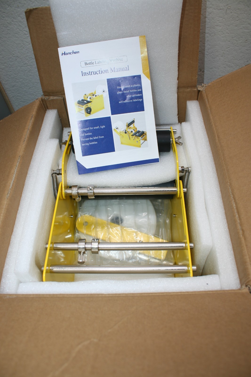 Hanchen Bottle Labeler Manual Round Labeling Machine Adjustable Label Applicator