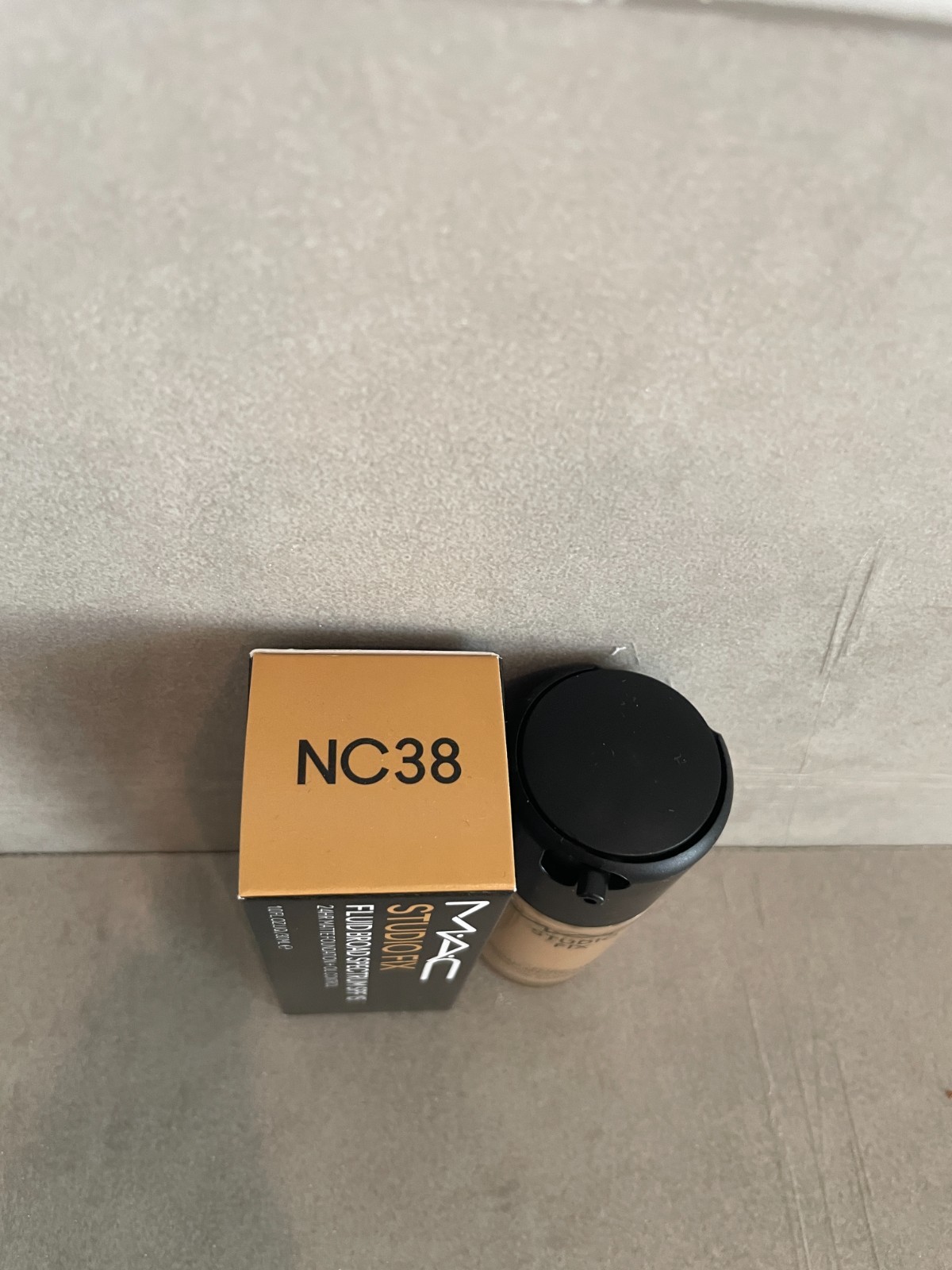 MAC Studio Fix Fluid SPF 15 24Hr Matte Foundation + Oil Control, 1 oz. NC38
