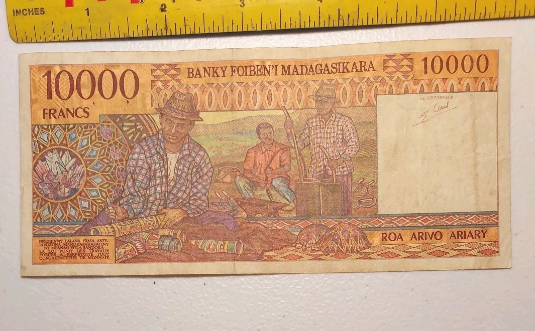 1995 Madagascar 10,000 Francs Note; Pick 79 *Circulated*