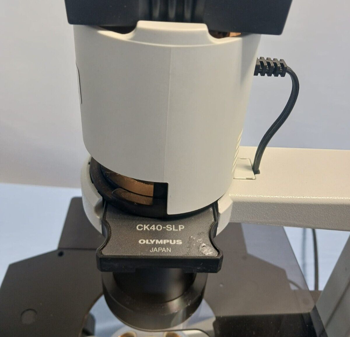 Olympus CK40-F100 Inverted Microscope w/ DP11-N Camera Control Unit 4X Objective