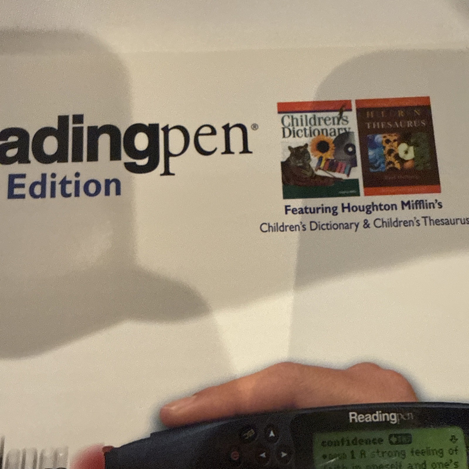WIZCOM Technologies Basic Edition Reading Pen with case
