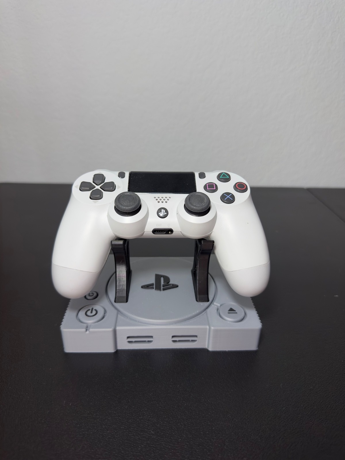 Retro Game Console Style Controller Stand – 3D Printed Gamepad Holder