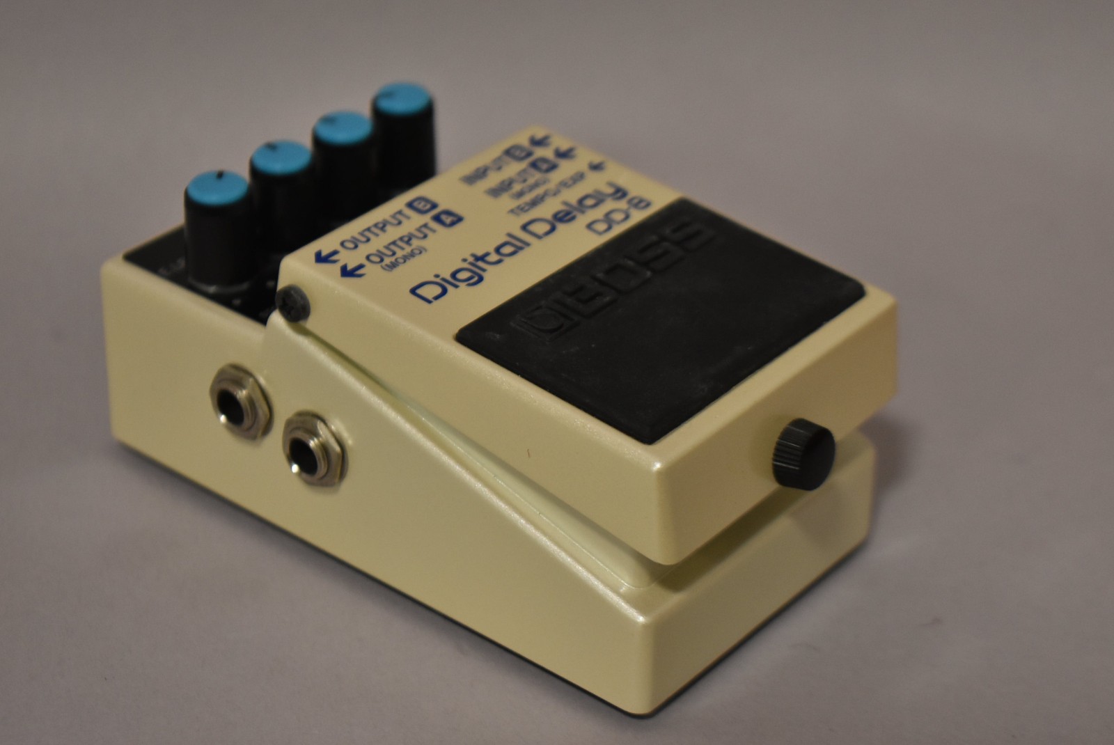 Boss DD-8 Digital Delay White Effects Pedal