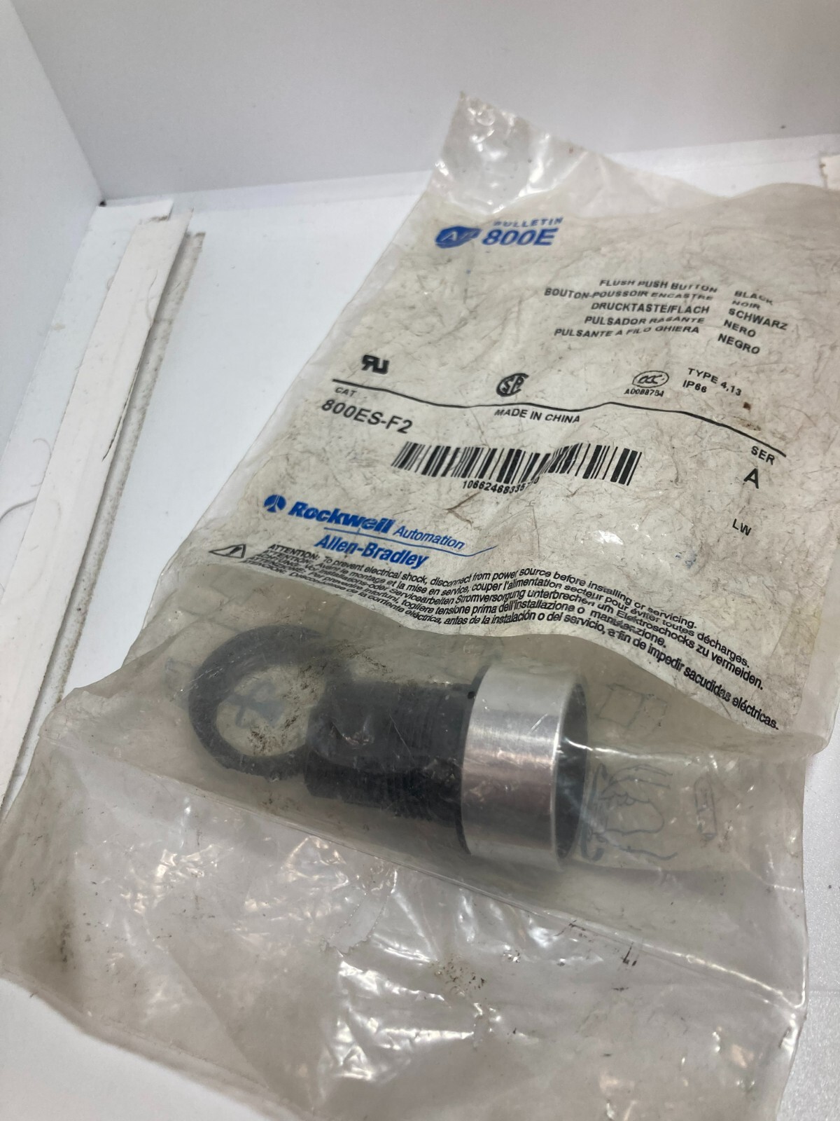 ALLEN BRADLEY 800ES-F2 PUSHBUTTON OPERATOR FLUSH BLACK SERIES A NIB