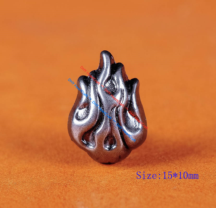 50 PCS 15*10MM Silver Fire Shape Spots Metal Studs Rivet Pyramid Spikes Decor