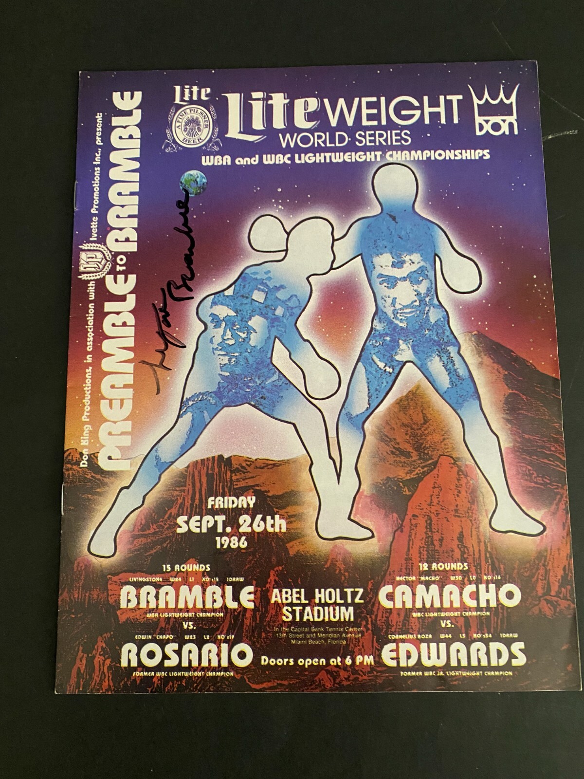 1986 LIVINGSTONE BRAMBLE VS RASARIO AUTOGRAPHED BOXING PROGRAM