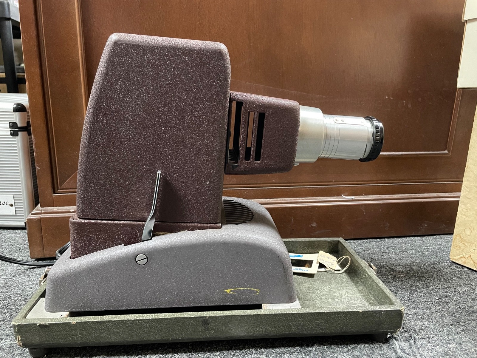 Vintage Delineascope Model MC Slide Projector w/Case. American Optical Co.