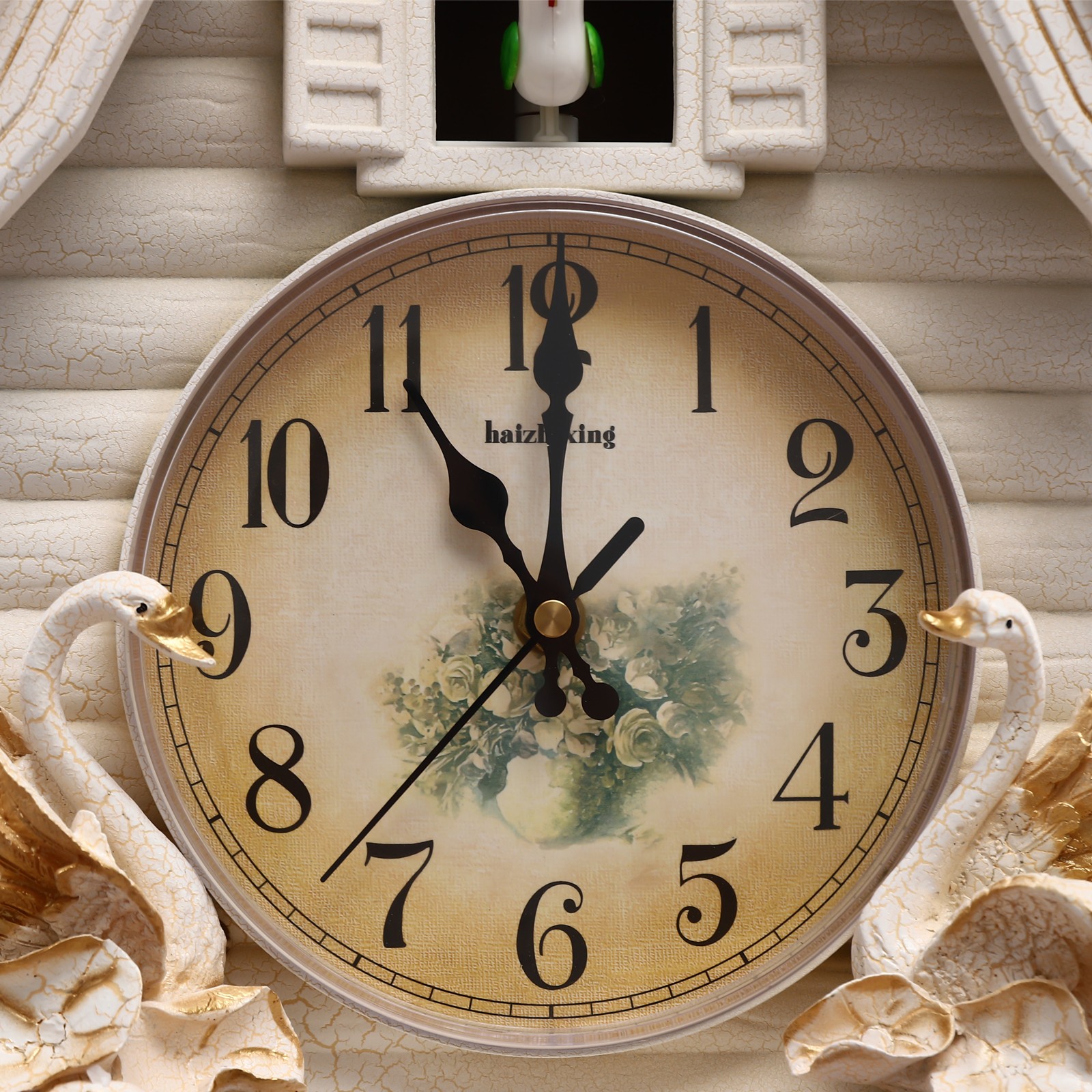 Analog Wall Clock Modern Creative House-shaped Plastic Wall Clock For offices