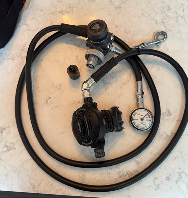 Apeks Tungsten XTX200 dual regulators for sidemount diving