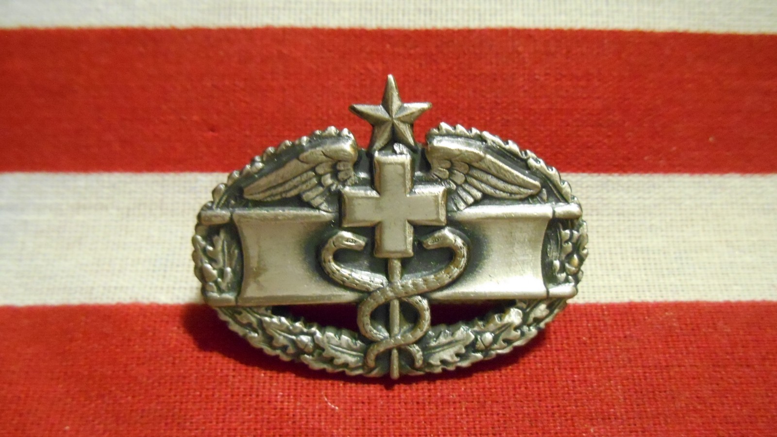 U.S. ARMY COMBAT MEDIC 2nd AWARD BADGE L.I.G.I. 1 1/2 INCH SILVER OXIDIZED