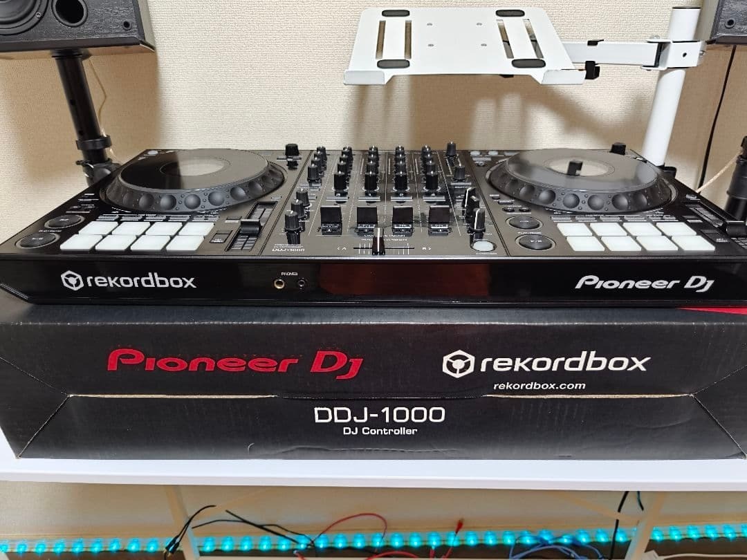 Pioneer DJ DDJ-1000 4-Channel rekordbox DJ Controller Black w/ UDG Case & Box