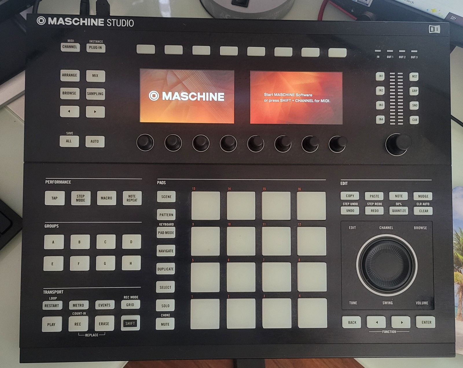 Native instruments Maschine Studio with 12 expansions!