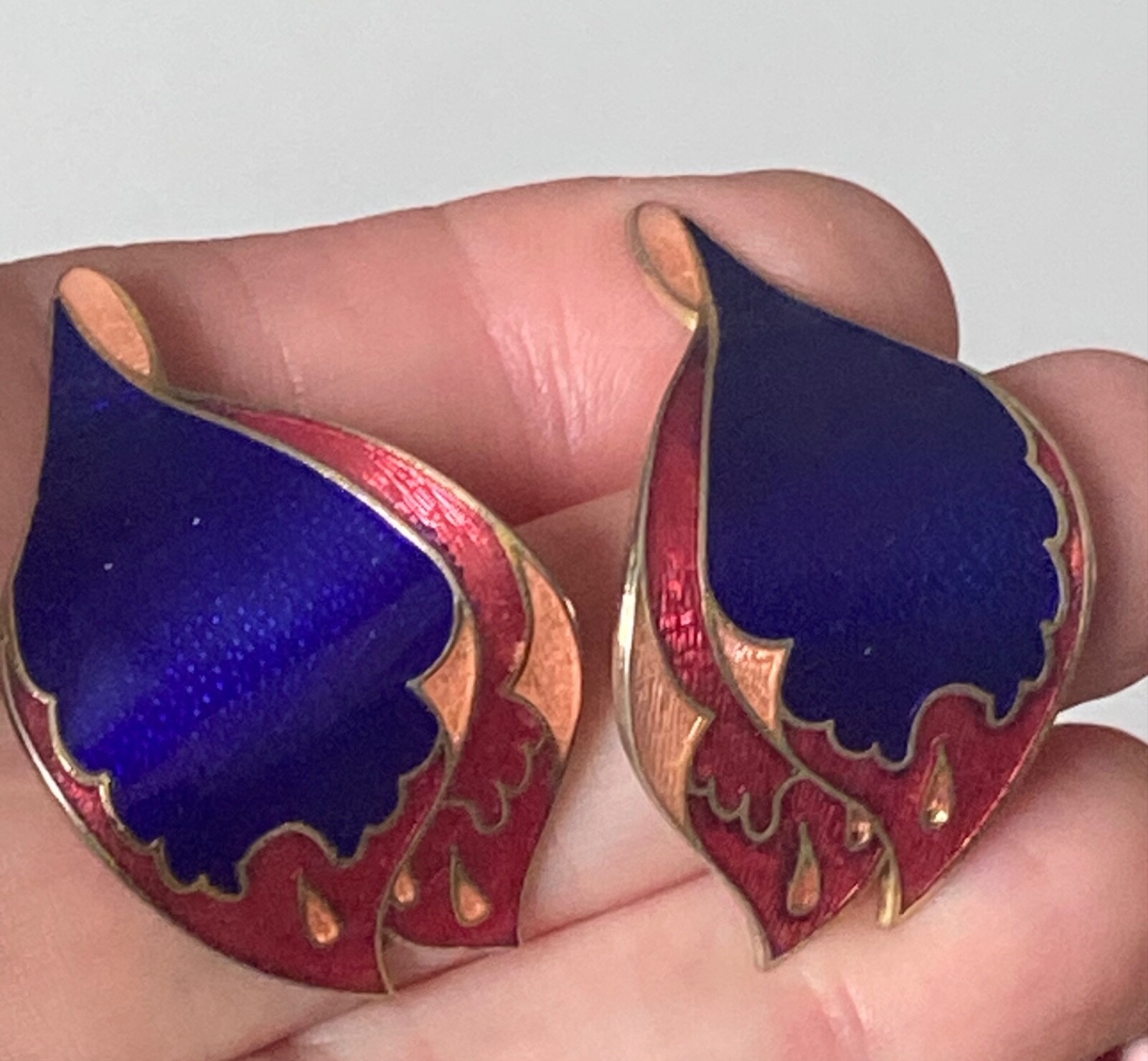 Beautiful Blue Cloisonné Leaf Shaped Pierced Earrings P996