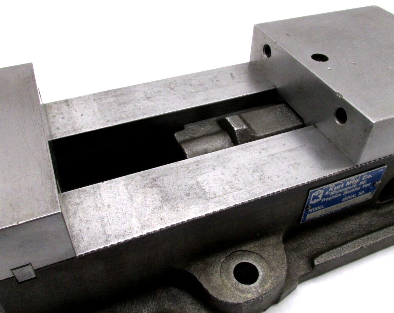 KURT ANGLOCK 6" MILLING MACHINE VISE - #D60