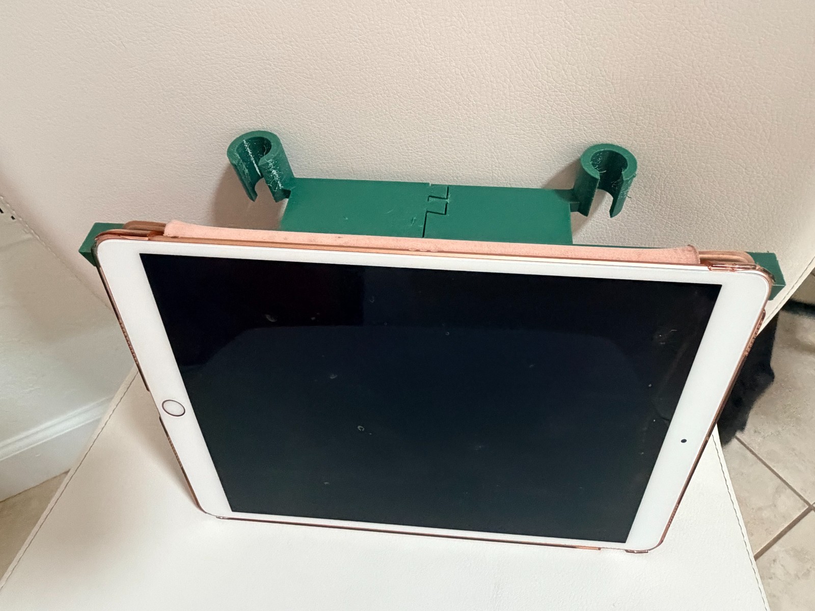 3D printed iPad Air 3 Hanger for RAM 1500 Backseat