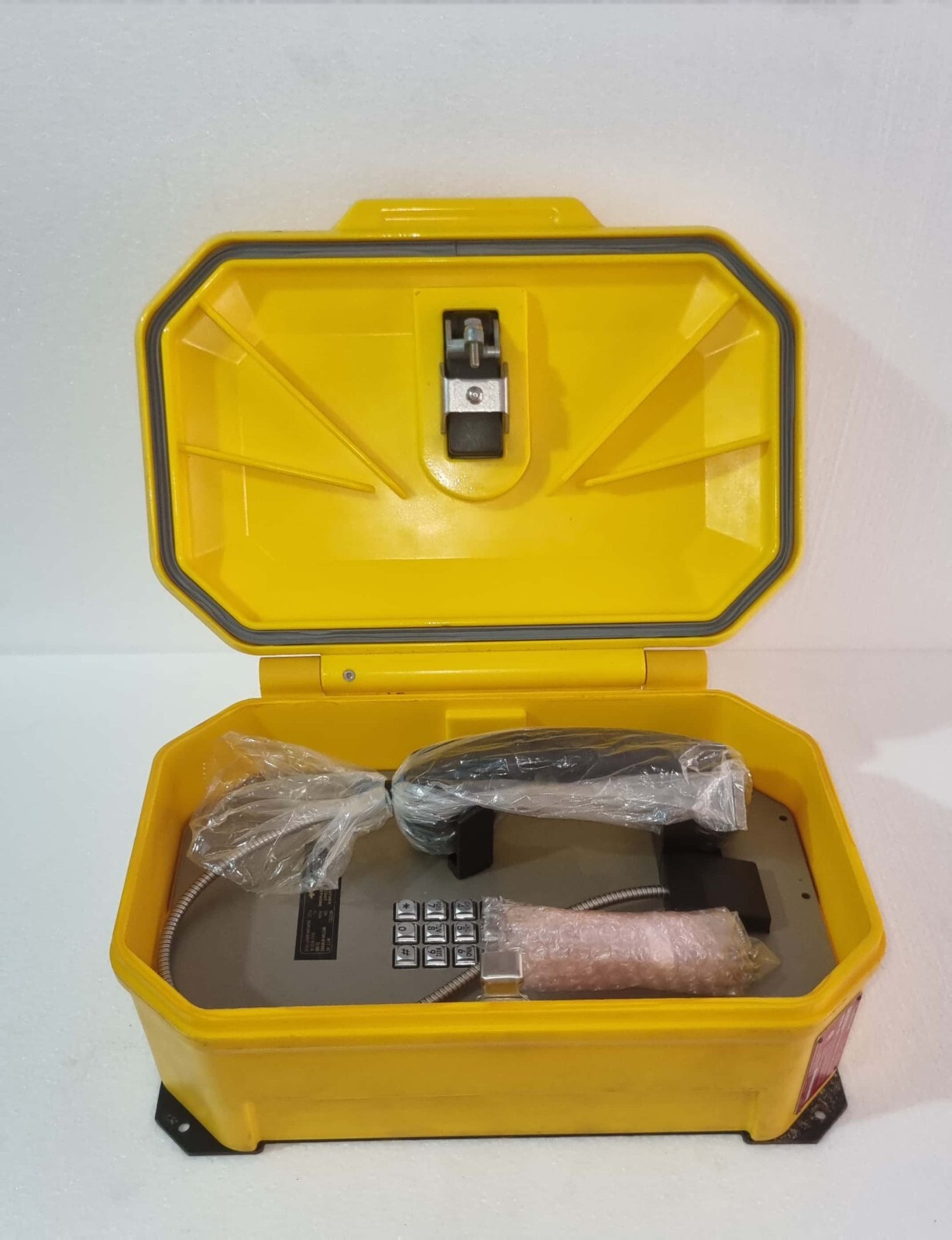 BRAND NEW GUARDIAN TELECOM INC. WEATHER TIGHT TELEPHONE WTT-40 REN0.9B SN WTT40-