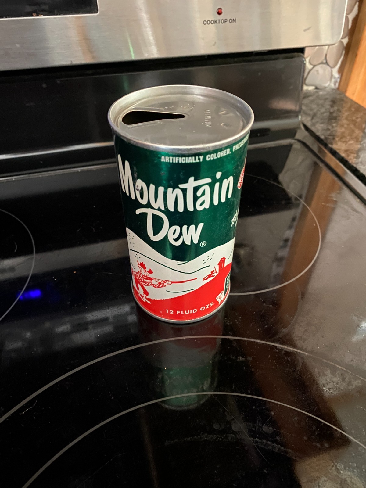 MOUNTAIN DEW 12 oz PULL TAB SODA CAN - NICE!!