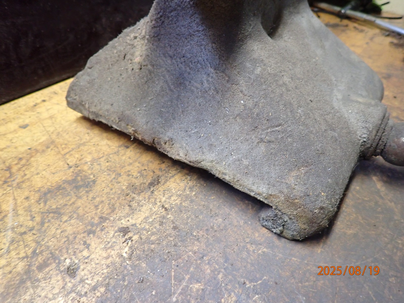 OLDER BENCH CENTER OR GRINDER GRINDING TAILSTOCK ASSEMBLY