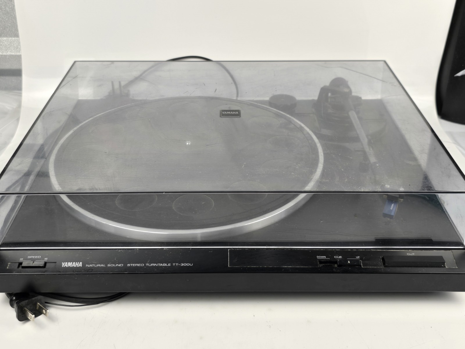 Yamaha TT-300U Natural Sound Stereo Turntable w/ Dust Cover Cartridge