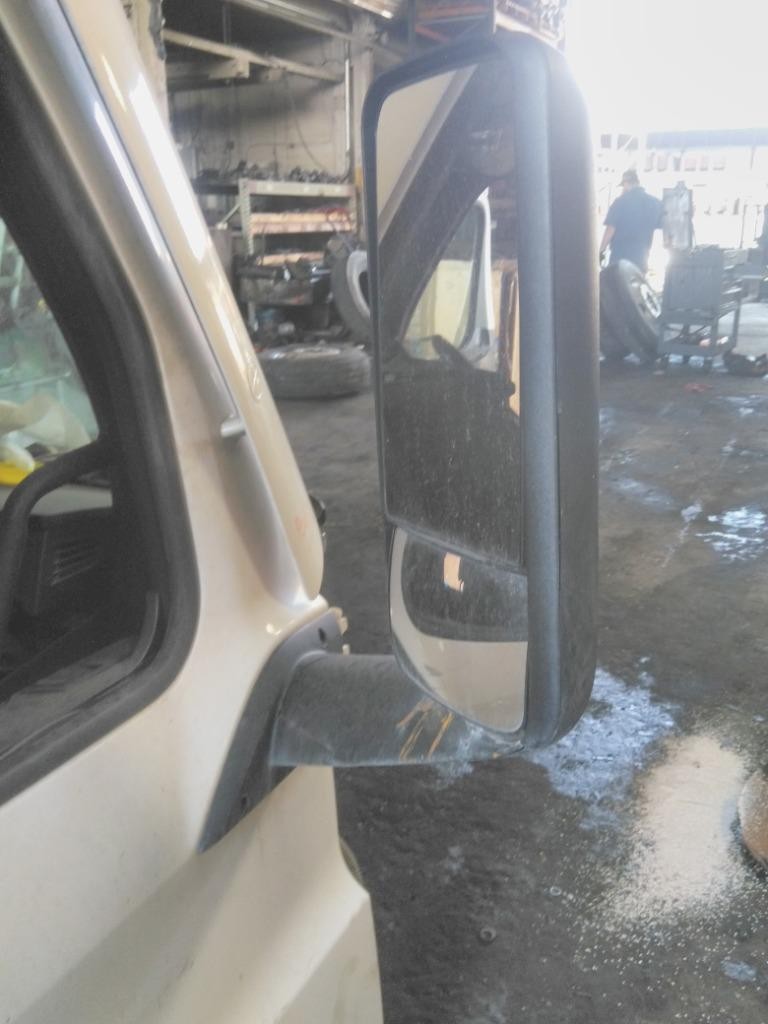 For 2023 FREIGHTLINER CASCADIA 116 CAB/DOOR MIRROR Right ,  WA
