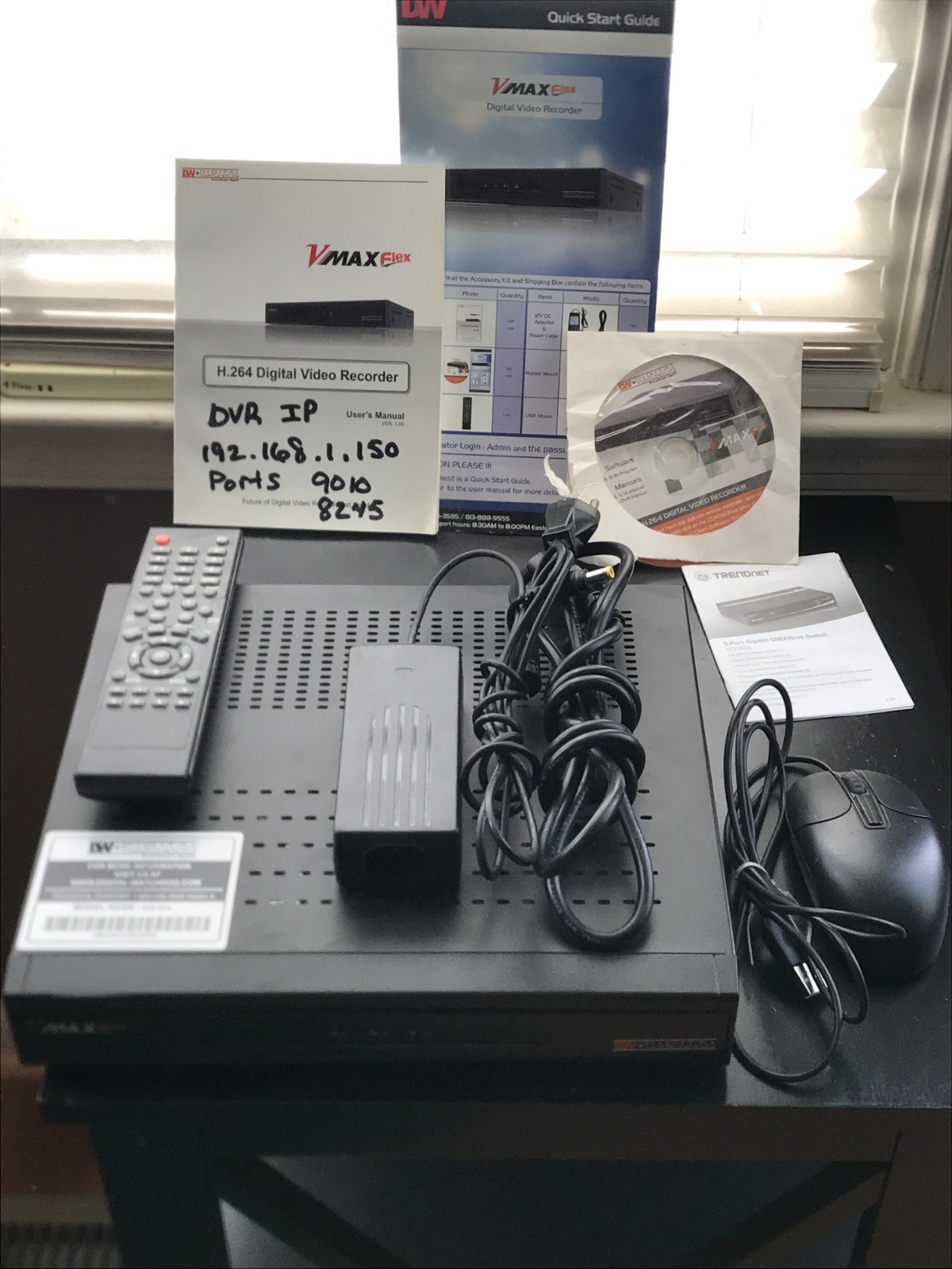 VMax Flex H.264 DW-VF4 Digital Video Recorder W/AC Adapter/Remote/Mouse/Manuals