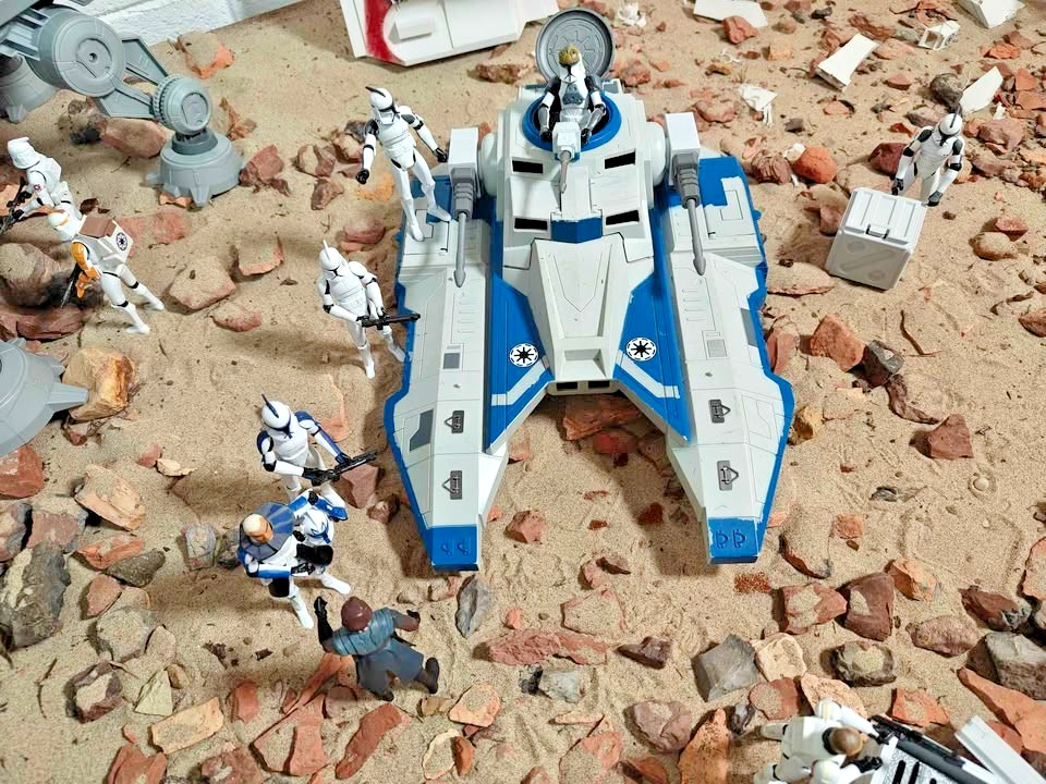 Star wars the clone wars Republic fighter tank side cannons with missiles Rep.