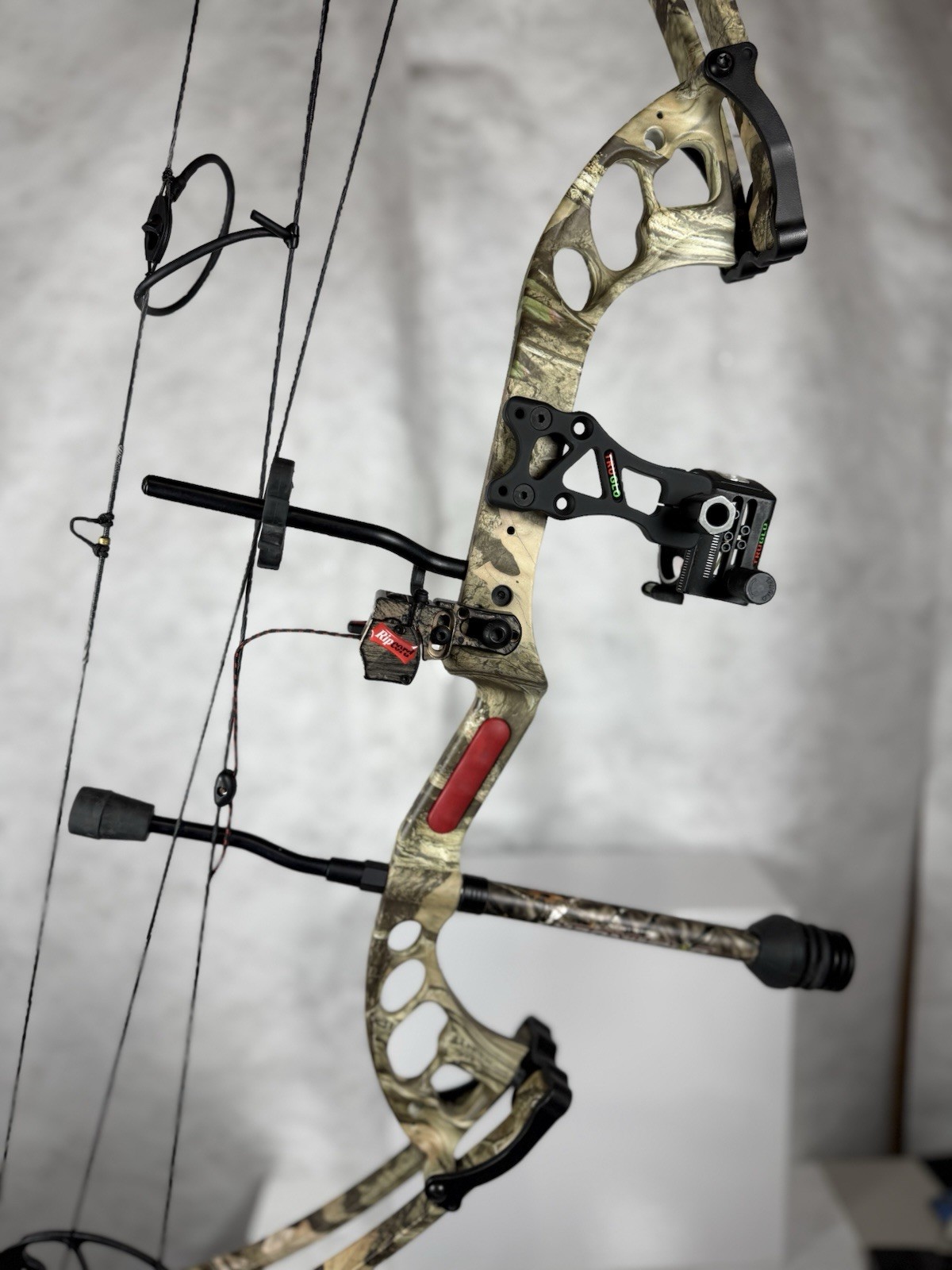 PSE Stinger X Compound Bow With 8" Bee Stinger Stabilizer