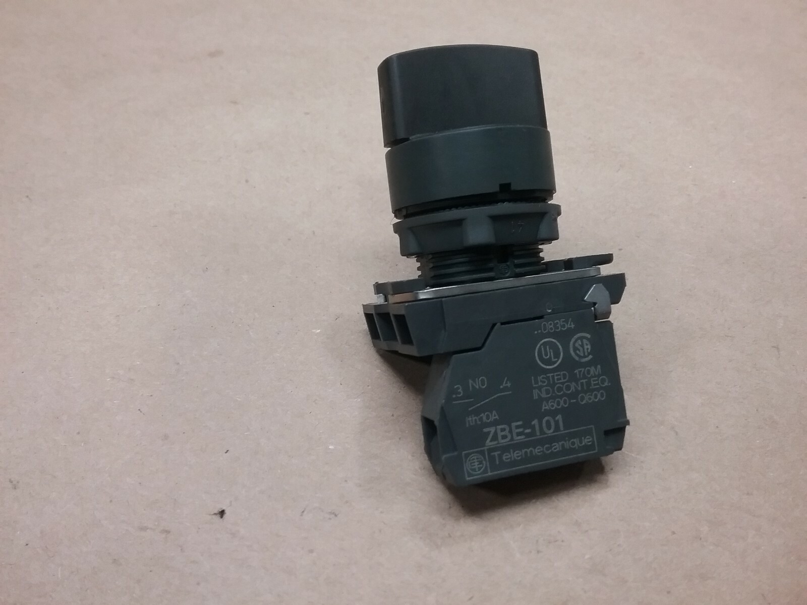 Telemecanique 2-Position selector Switch ZBE-101 #21F65