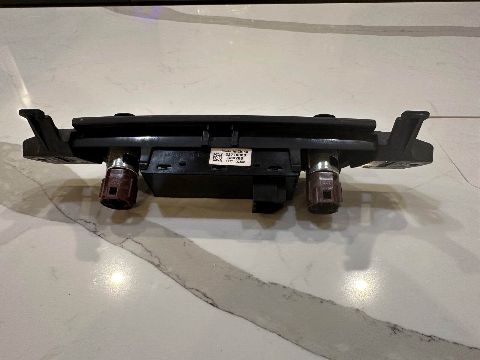 07-13 Chevy Silverado Dual Lighter Port Pedal Adjust