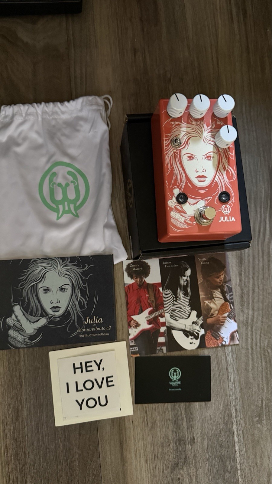 Walrus Audio Julia Chorus Vibrato V2 Limited Edition - Coral Guitar Effect Pedal
