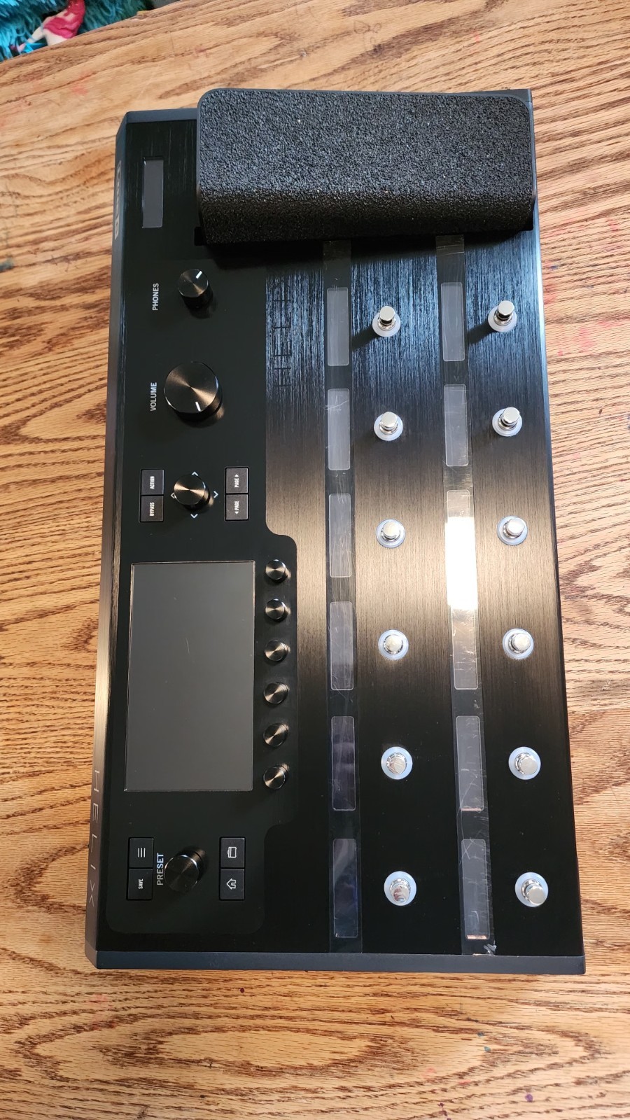 Line 6 Helix Digital Floorboard Multi-Effects Processor for Electric Guitar