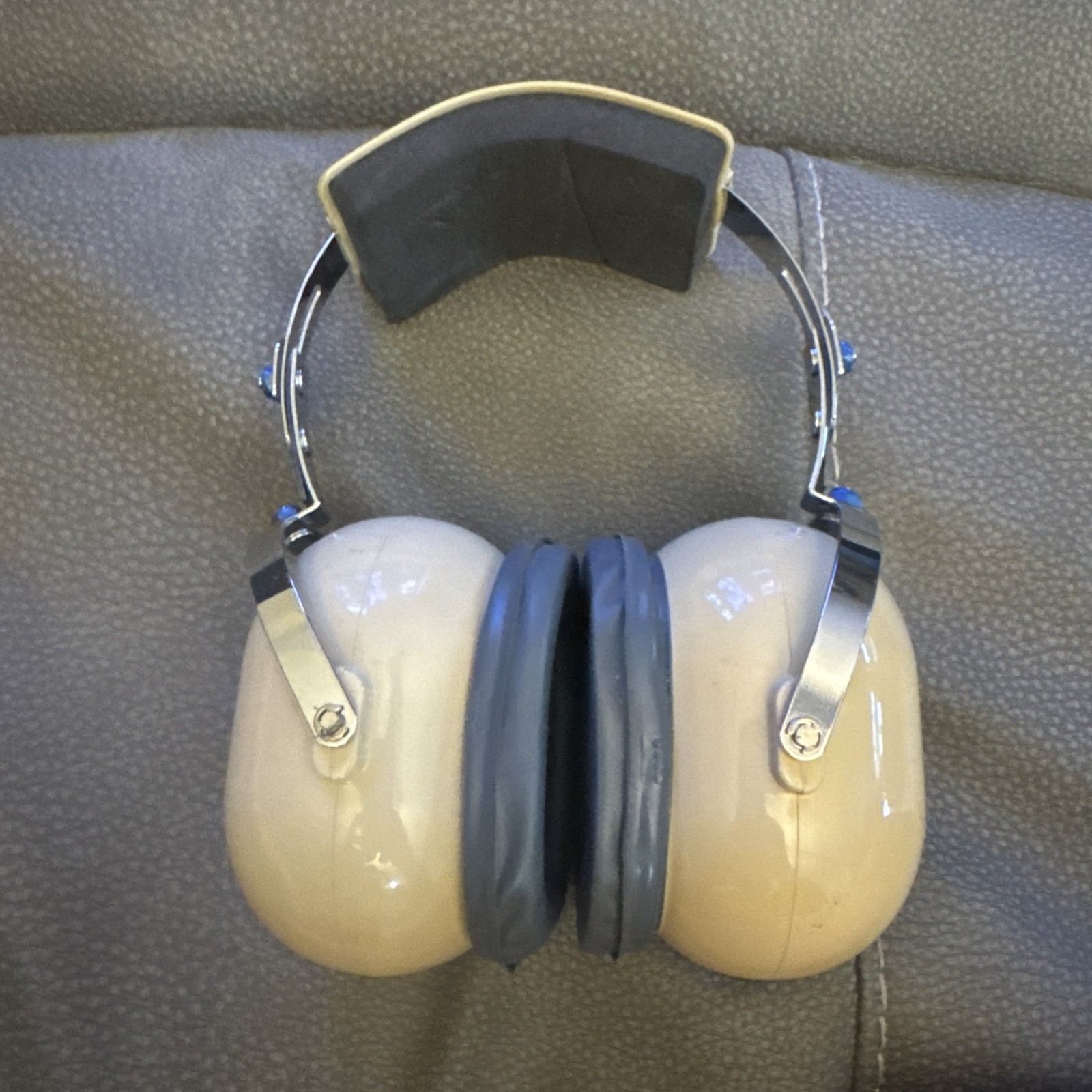 Vtg David Clark Aural Protector Sound MIL-A-23899A DLA 400-84-D-0060 Headphones