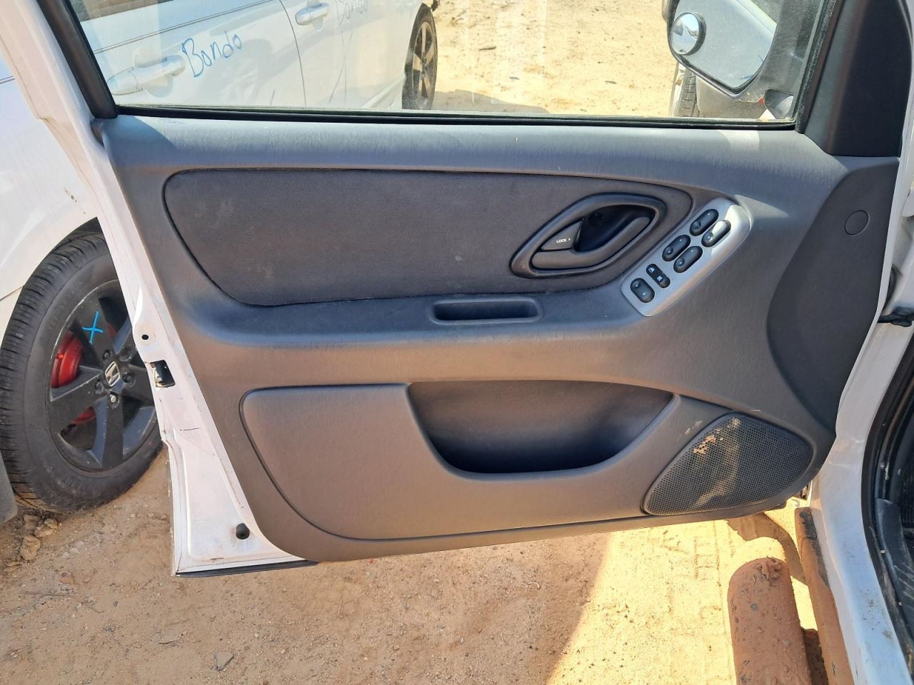 ESCAPE 2004 Glove Box 5024707
