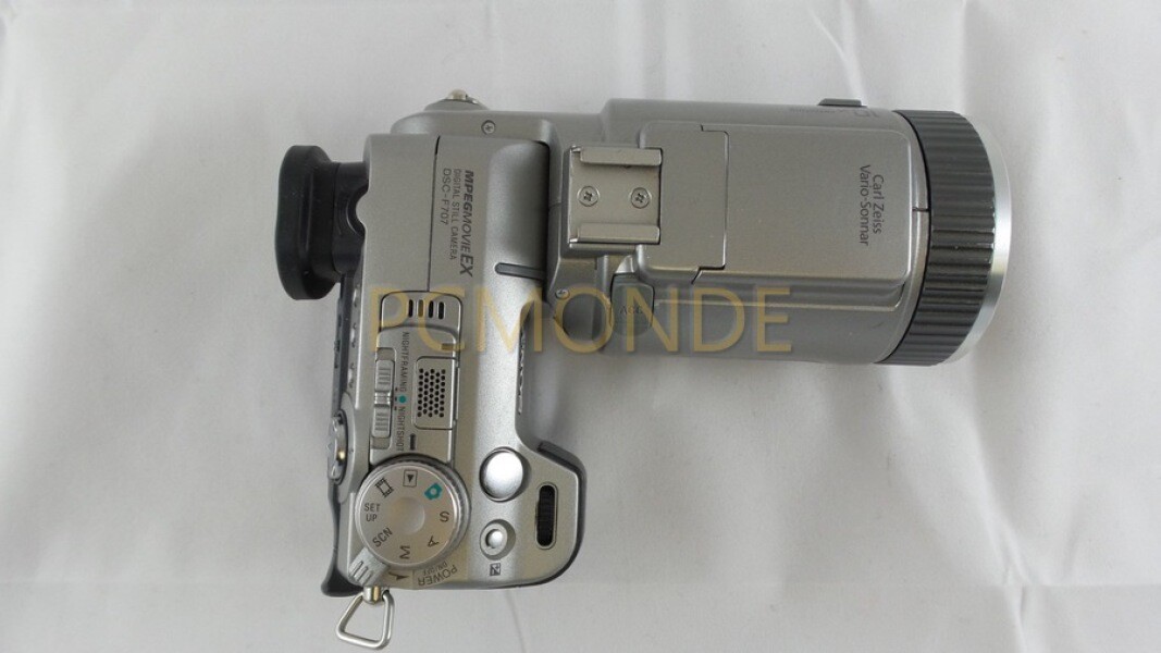 23-in-1 Flash Memory Card Reader w/ 3-Port USB