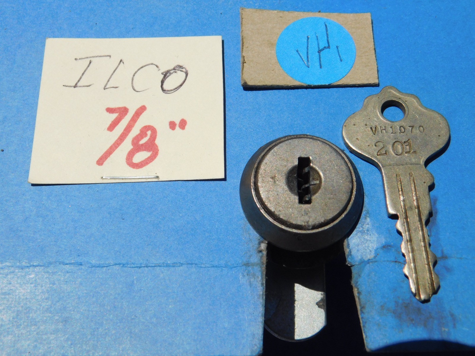 1940s-1950s Arcade Game Lock & Key ~ 7/8 inch - Ilco key VH 1070