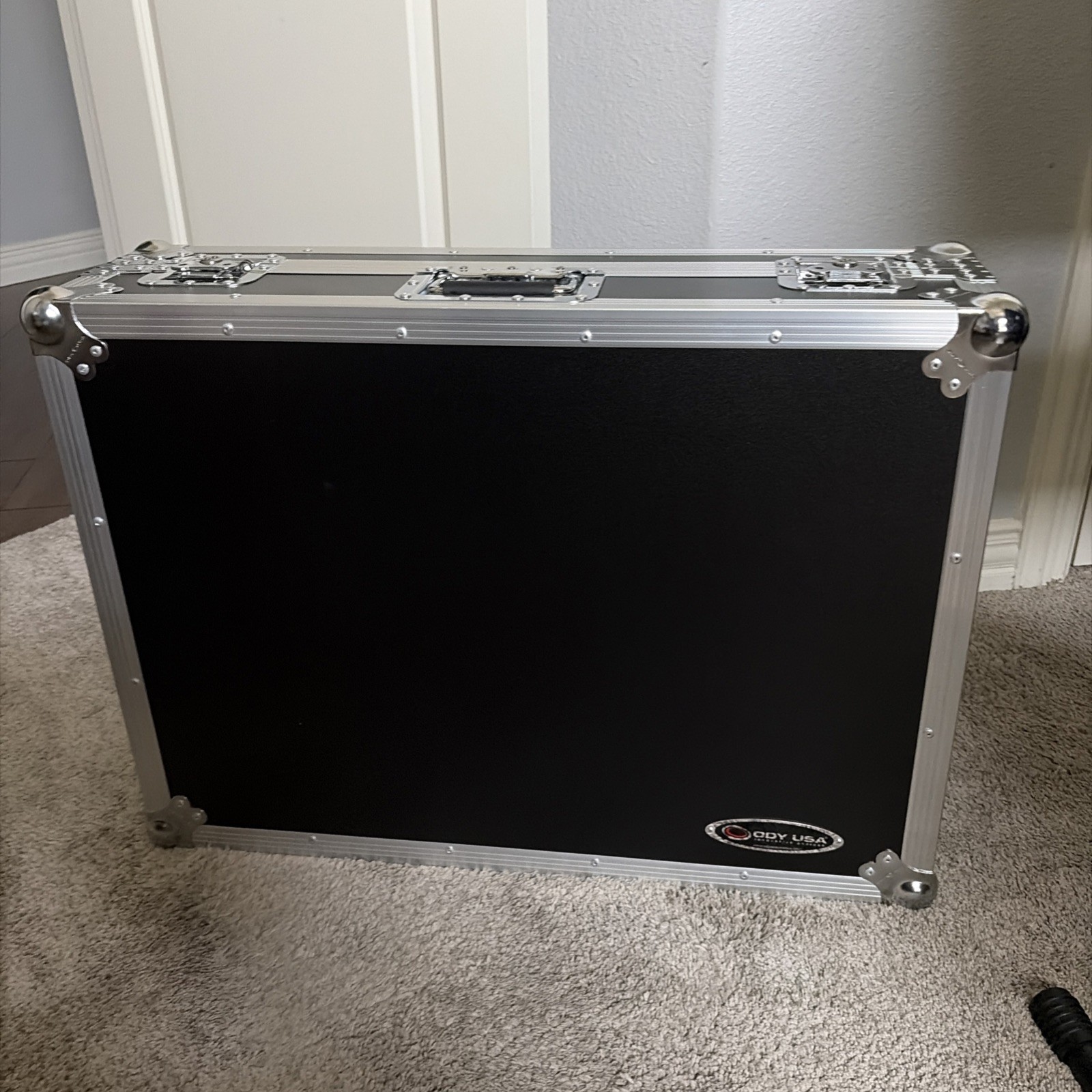 Denon DJ MC7000 4-Channel Serato DJ Controller w/ Odyssey Flight Case