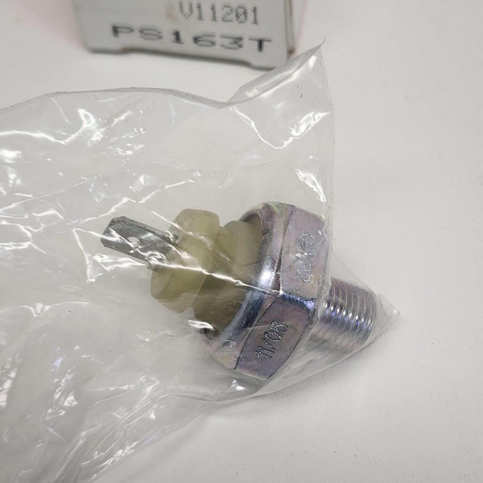 Engine Oil Pressure Sender-With Light Standard PS163T