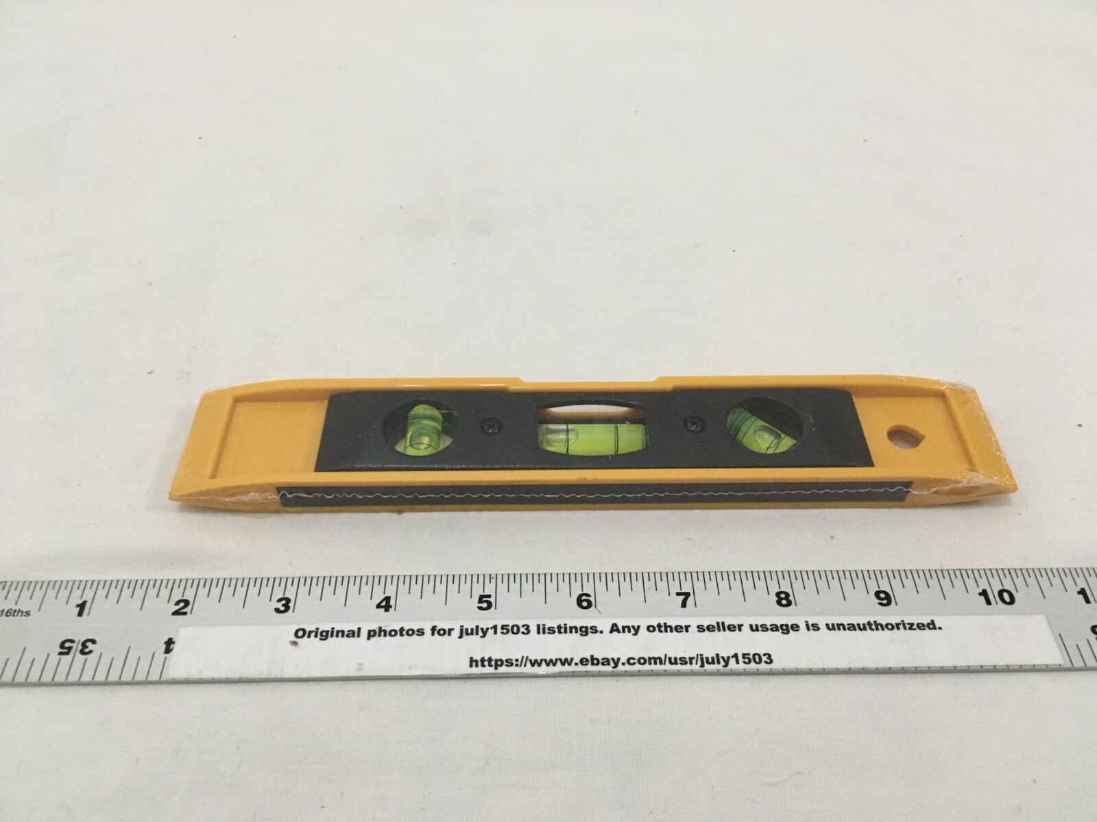 (1) NEW 9" 3-vial Plastic Torpedo Level - Magnetic Strip on Side - YELLOW (sw)