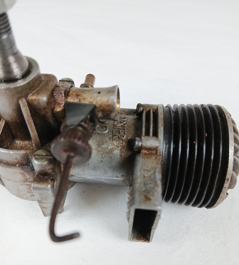 VINTAGE FORSTER 29 GLOW MODEL AIRPLANE ENGINE BROKEN REAR MOUNTS MISSING PARTS
