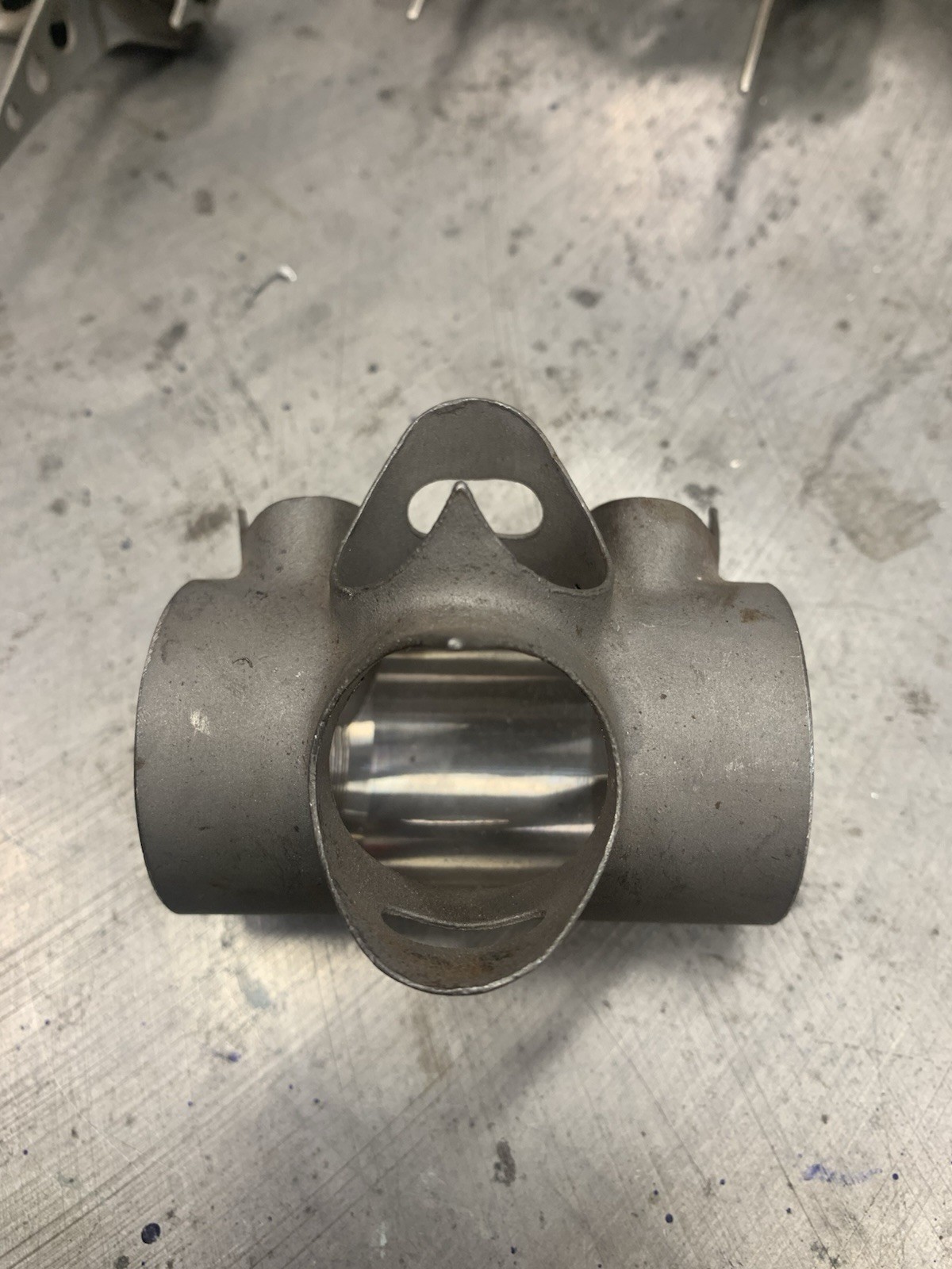 Cast Bottom Bracket Shell Over Size 31.7, 28.6, 30/17 Oval Chain Stays