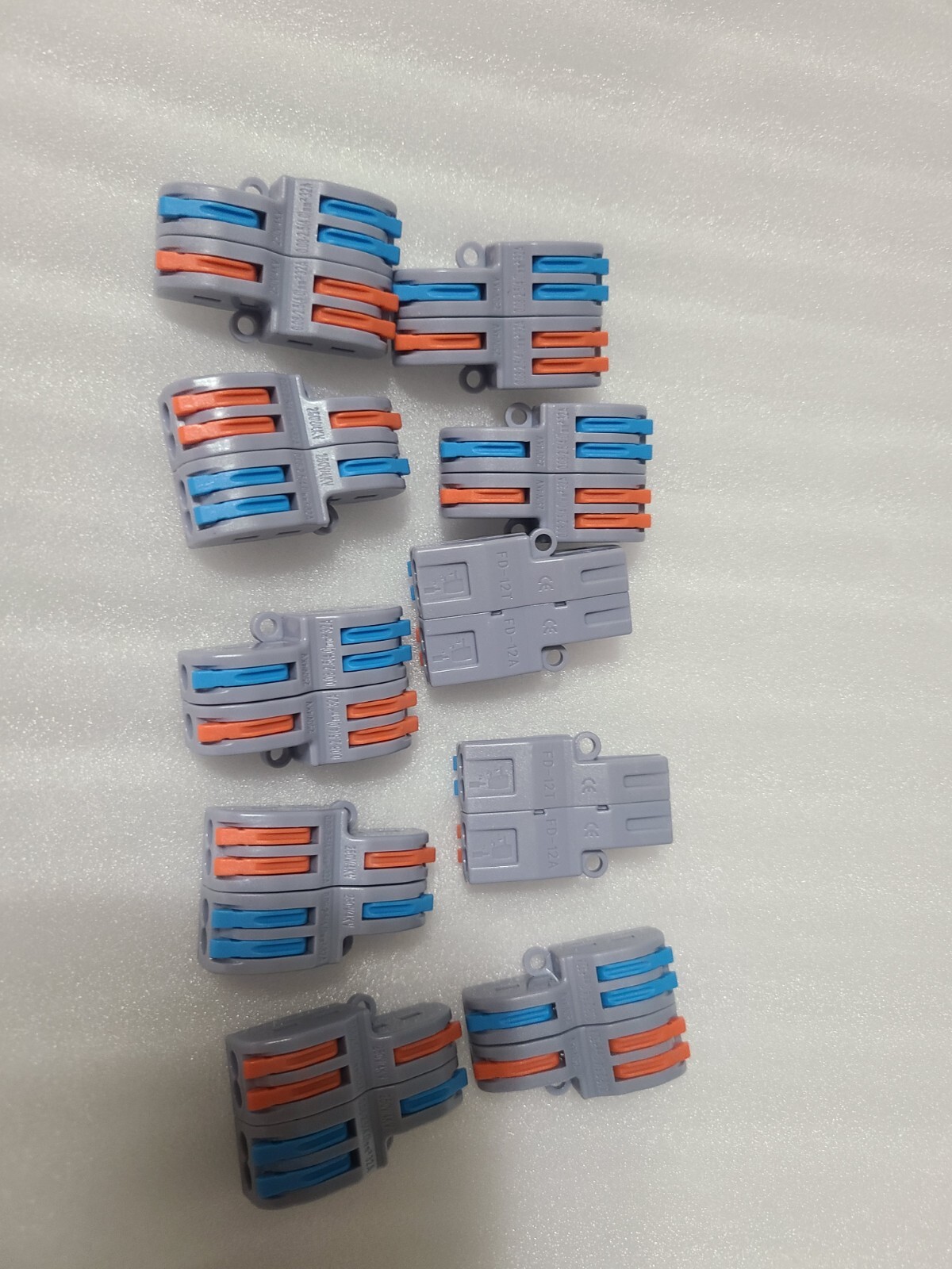 2 in 4 out Reusable Spring Lever Terminal Block Electrical Cable Wire Connectors