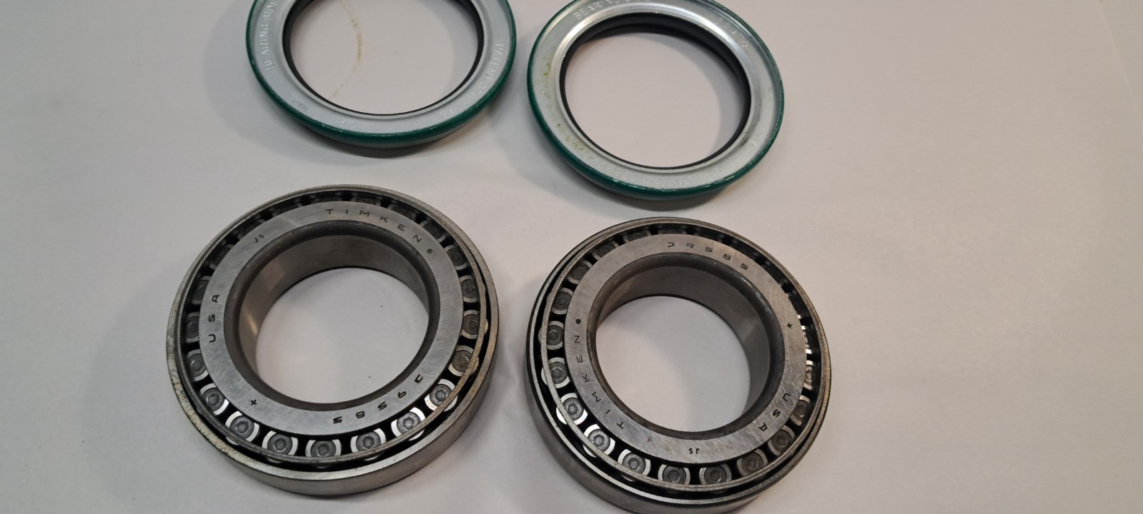 lot of 2 TIMKEN 39585 / 39520 race,  32470 seal (NEW NO BOX)