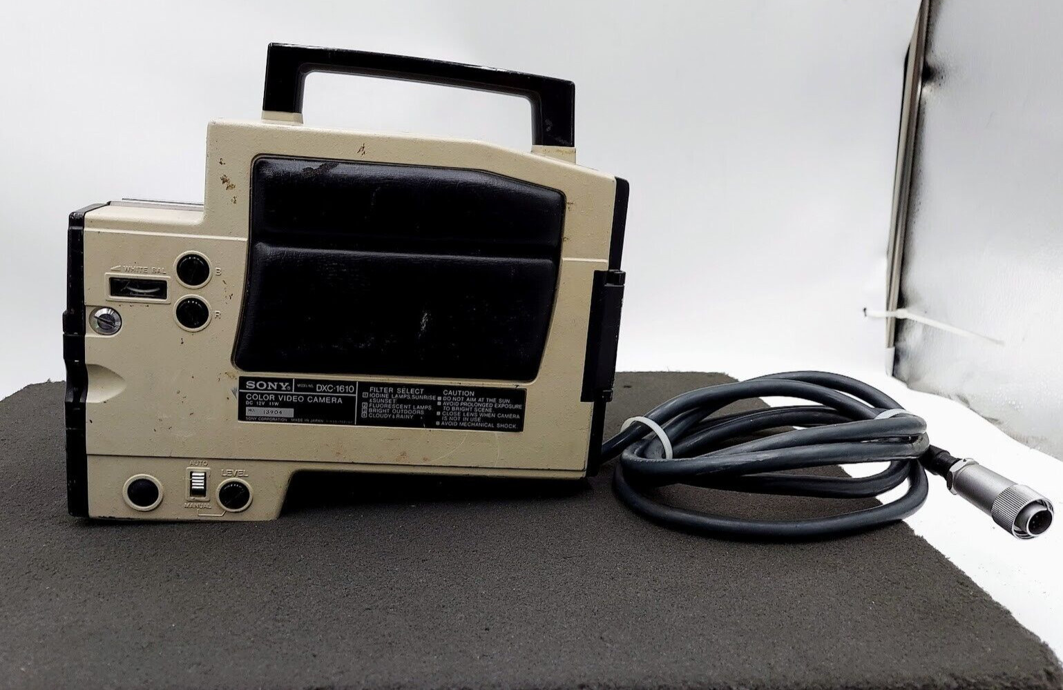 Vintage Sony DXC-1610 Video Camera