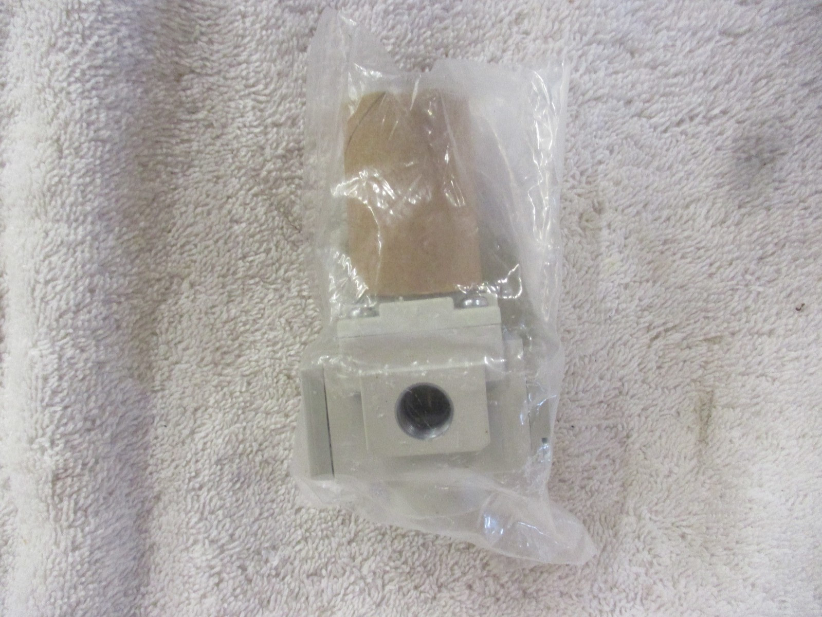 NEW SMC Modular Pneumatic Regulator AR20-F02E-1Y-B