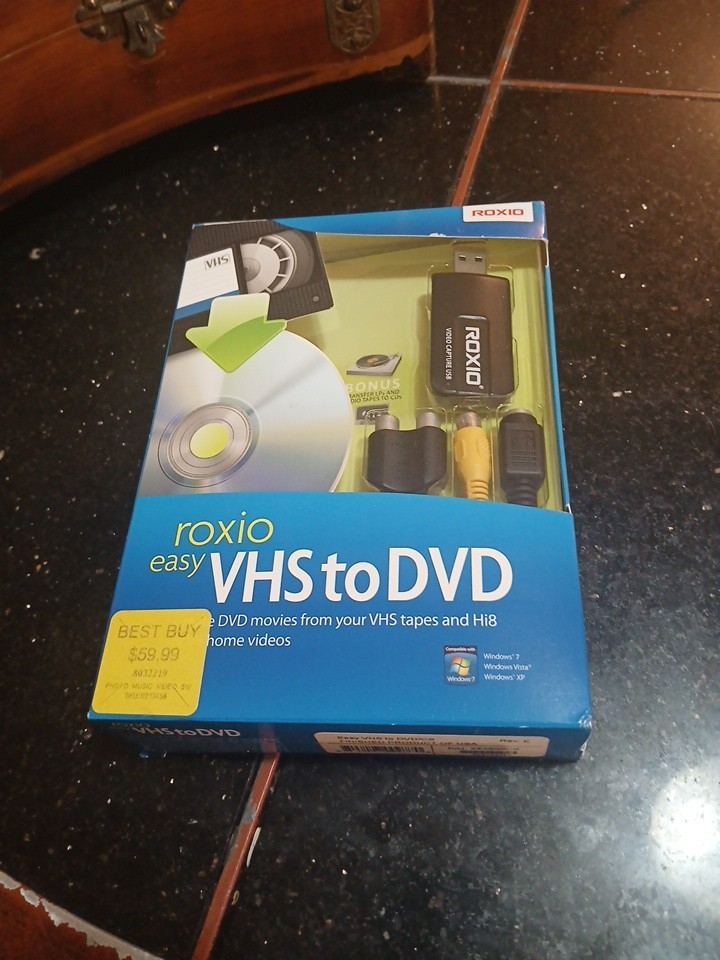 Roxio Easy VHS to DVD VHS Hi8 V8 Video to DVD Digital Converter Widow 7 Vista XP