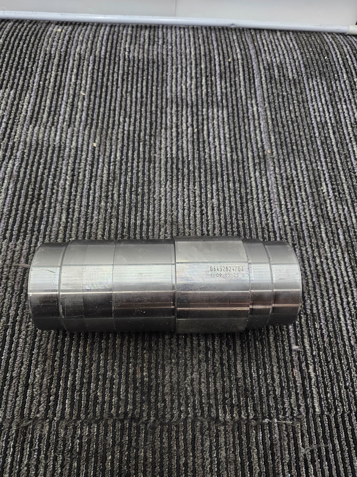 6432824 6432824/03 F090525C Output Shaft Hollow  9-1/2" L x 3" Dia