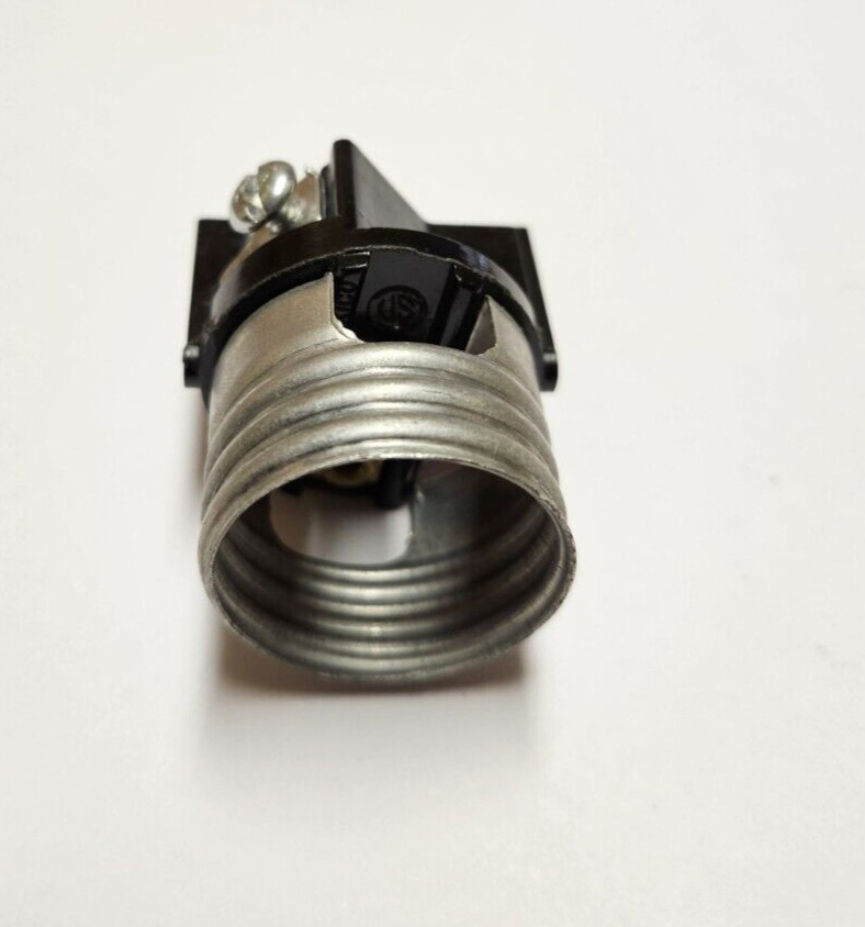 LEVITON FULL KEYLESS INTERIOR LAMP SOCKET LAMP PART NEW 48204JB